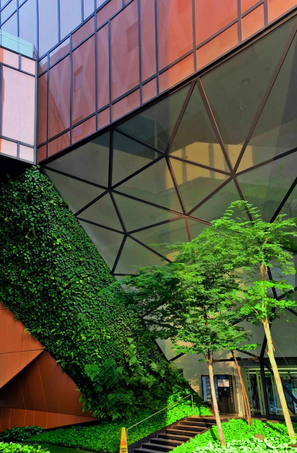 Commercial Green Building